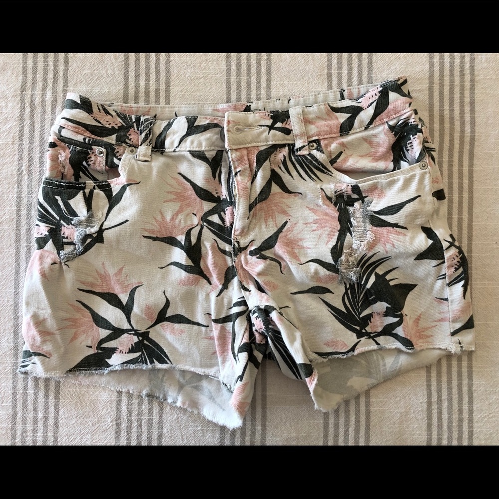 Floral pattern white shorts